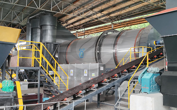 真節(jié)能食用菌渣烘干機運行現(xiàn)場